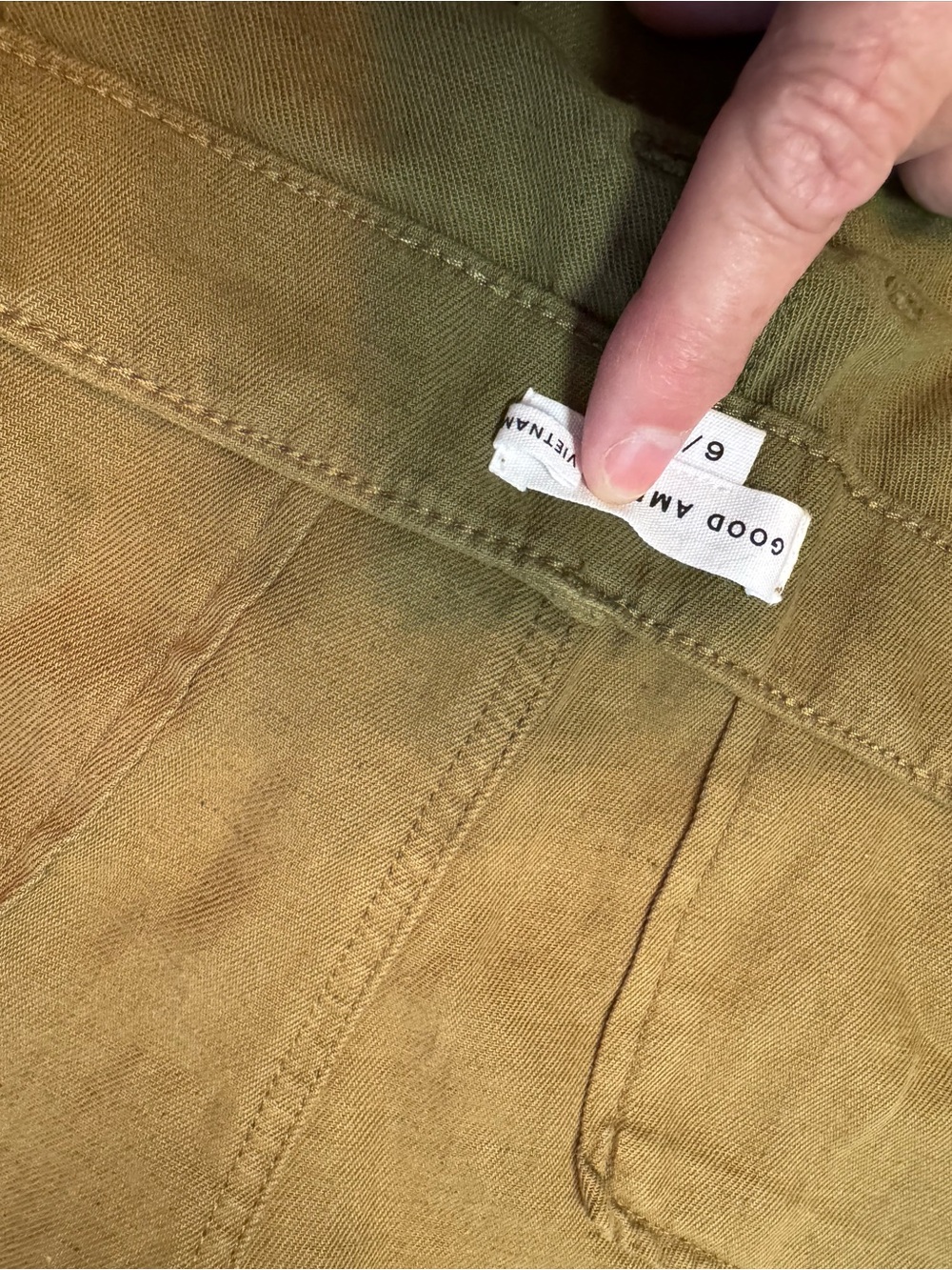 Good American Lite Linen Bermuda Shorts Martini Olive Size 6/28 - Picture 5 of 8